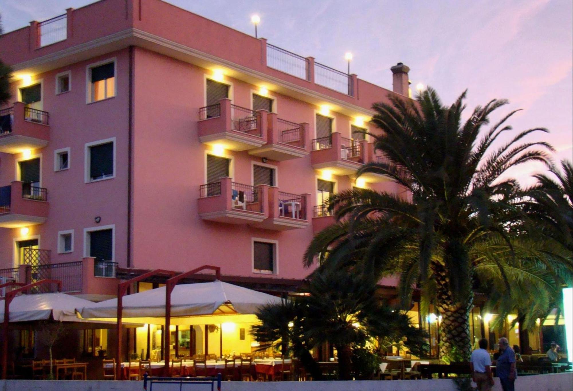 Il Casale Aparthotel Martinsicuro Exterior photo
