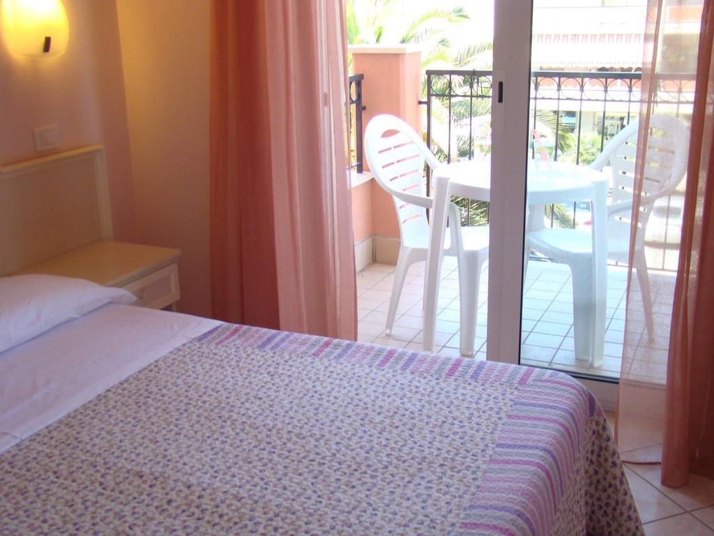 Il Casale Aparthotel Martinsicuro Exterior photo